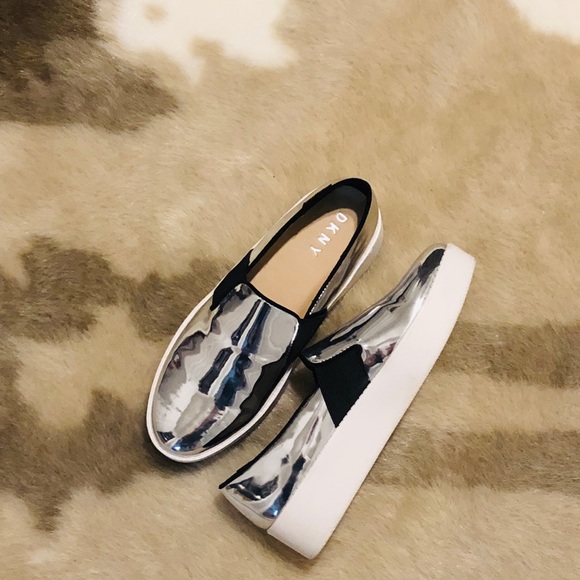 Dkny Shoes - ❌SOLD❌ NEW || DKNY Metallic Silver Slip Ons || 6.5